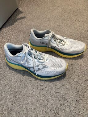 Saucony Women’s kinvara 15 running shoe